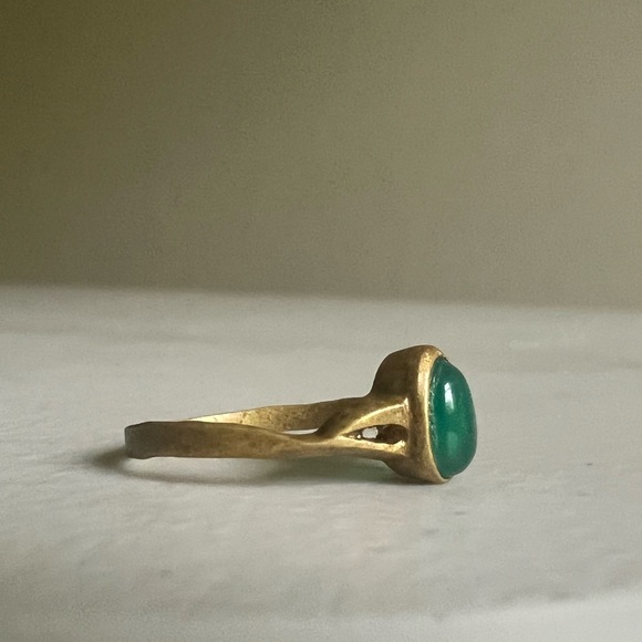 Handmade Green Onyx Gemstone Ring - Picture 3 of 5